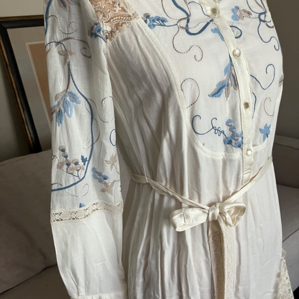 Dress - Picture 4 of 8